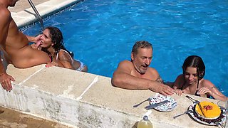 Dicking outdoors by the pool with Sole Vargas & Mavi Burbujita