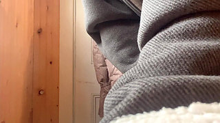 pissing  pussy on the toilet sexy hana chan cute girl petite