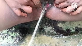 Desi Bhabhi Peeing While Bathing - Huge Tits and Big Ass Fuck