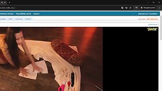 Hot amateur teen girl toying pussy in bed on webcam
