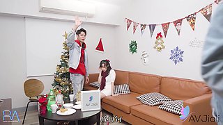 Yuli Waits for the Party to End to Seduce Leo and Suck His Cock