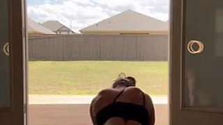 Stretch with Simone Steele