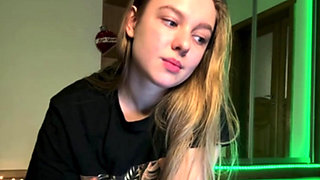 Talking and fingering pussy