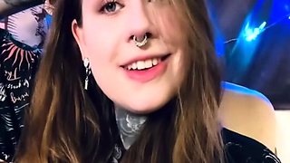 Amateur Close Up Squirting Masturbation