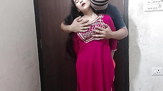 Girl hostel me ghus kar jabar dasti pel diya