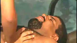 Beautiful and hot rabuda brunette moaning and cumming giving the pussy and cusinho very tasty: Porn