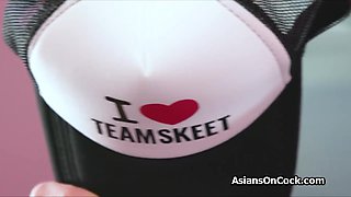 Thick Asian teenage spreads wide for assfucking hammering
