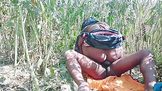 Bengali husband left his wife in the jungle and made her pregnant.desi dehati bhabho ko bhaiya ne gaon ke khet mo bur pela.hindi viral sex video