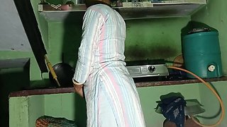 Chubby Big Ass Desi Bhabhi Step Maa Fucked by Harami Devar in Kitchen
