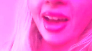 Stepmommy Dances Slutty for You