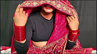 Handjob Desi bhabhi bedroom sex with smoking