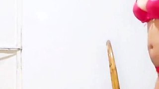 Big Booty Latina Girl Twerking