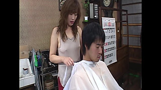 P042g01 a Nasty Wife at a Barbershop Who Can Not Suppress Her Lust and Lust to Seduce Customers One After Another