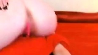 amateur bantikgirl flashing ass on live webcam