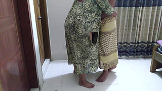 Egyptian Big Ass & Huge Boobs Hot BBW Aunty Sweeps the Room When Neighbor Guy Anal Fuck & Gives Cum in Her Ass - Muslim