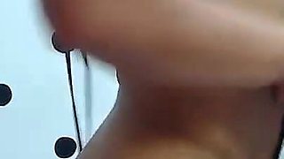 Female Bodybuilder Have Multiple and Real Orgasms on Live Show