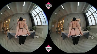 Get Lucky On Table - Vr Queens - Vr Porn Video