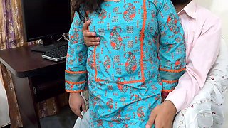 Indian Girl Had Sex with Her Boss to Get a Quick Promotion
