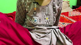 A Beautiful Newly Married Wife Was Fucked by Her Neighbourr