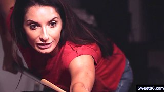 Big-boobed cougar Silvia Saige gobbling daughters teenie labia