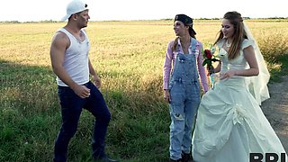 Una Fairy became a bride and had sex with two guys in a car.