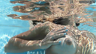 Super hot and juicy milf Heart in the pool