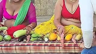 Desi Sabjiwali Bhabhi Desi Sex Uncut