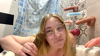 Daria Webcam - Sucking a Lot of Cocks!.
