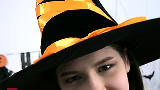 Cutie celebrates Halloween by having anal sex with her man
