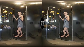 Shower Show - AmoreVR