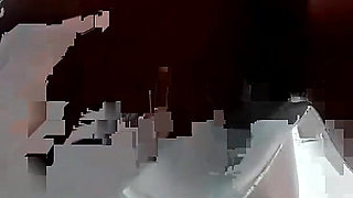 Pull out and Creampie in the bath
