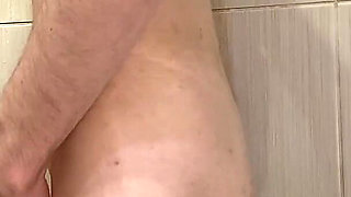 Deep Gagging Blowjob It the Bath