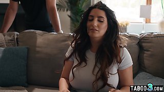 Arab mom has to nail to keep her secret