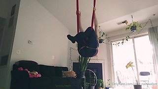 Glamour amateur striptease