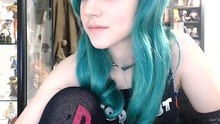 AMATEUR BRUNETTE TEEN NATURAL TIT CAUGHT MASTURBATINg CHEAT