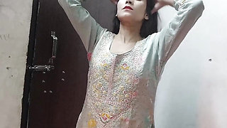 Step sister ko nanga kar ke pel diya