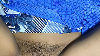 Hot Indian Girlfriend in Saree Hindi Dirty Talking
