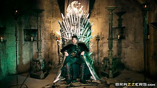 Queen Of Thrones: Part 4 (A Xxx Parody) With Xander Corvus, Dorian Del Isla, Ella Hughes, Rebecca More, Pascal White - Brazzers