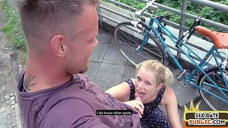 Blonde amateur babe cockbouncing outdoor