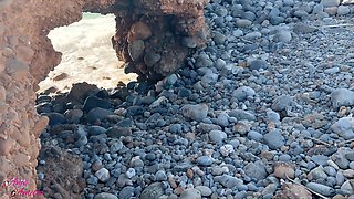 Right on the Beach! Outdoor Deepthroat Extreme