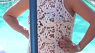 Hot Californian Granny Demi Loves Masturbating in the Sun