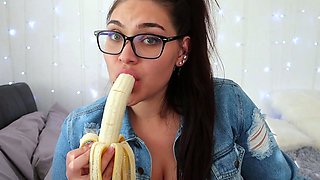 Brunette Solo Webcam Masturbation