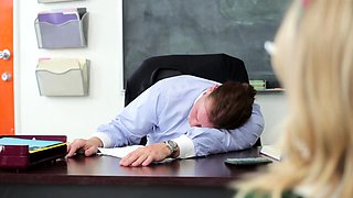 Amateur blondes pov blowjob and hardcore fun with lucky dude