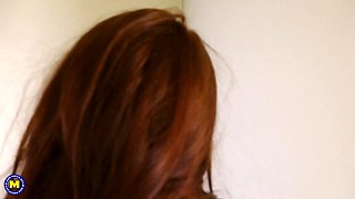 Curvy Mature Omega Loves To Play With Her Hairy Pussy - MatureNl