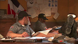 Island Fever Outdoor Pussy Spread and Sucking