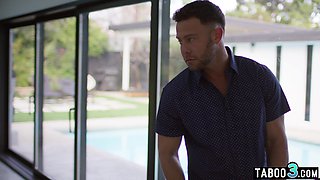 Desperate blonde wants to get pregnant