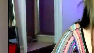 Small Tit Babe Fucking Machine On Webcam