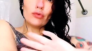 Big boob brunette masturbates on webcam