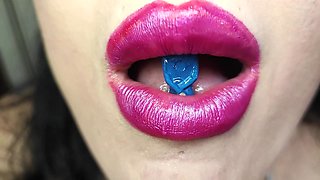 Giantess Eats 7 Tiny Persons and Digest