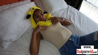 Amateur Sex Thai teenager Cherry wants more fun